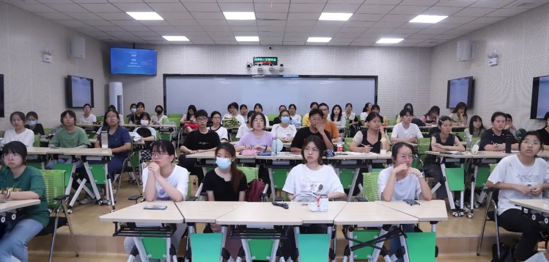 “職”面未來(lái) 筑夢(mèng)前行——學(xué)院成功舉辦職業(yè)生涯規(guī)劃與擇業(yè)指導(dǎo)講座